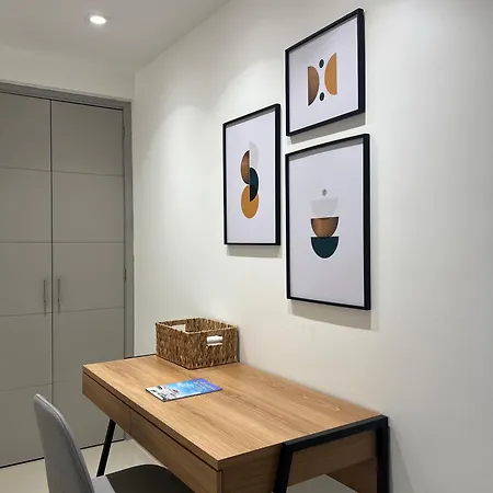 With Direct Access To The Sea In Ctg Apartamento