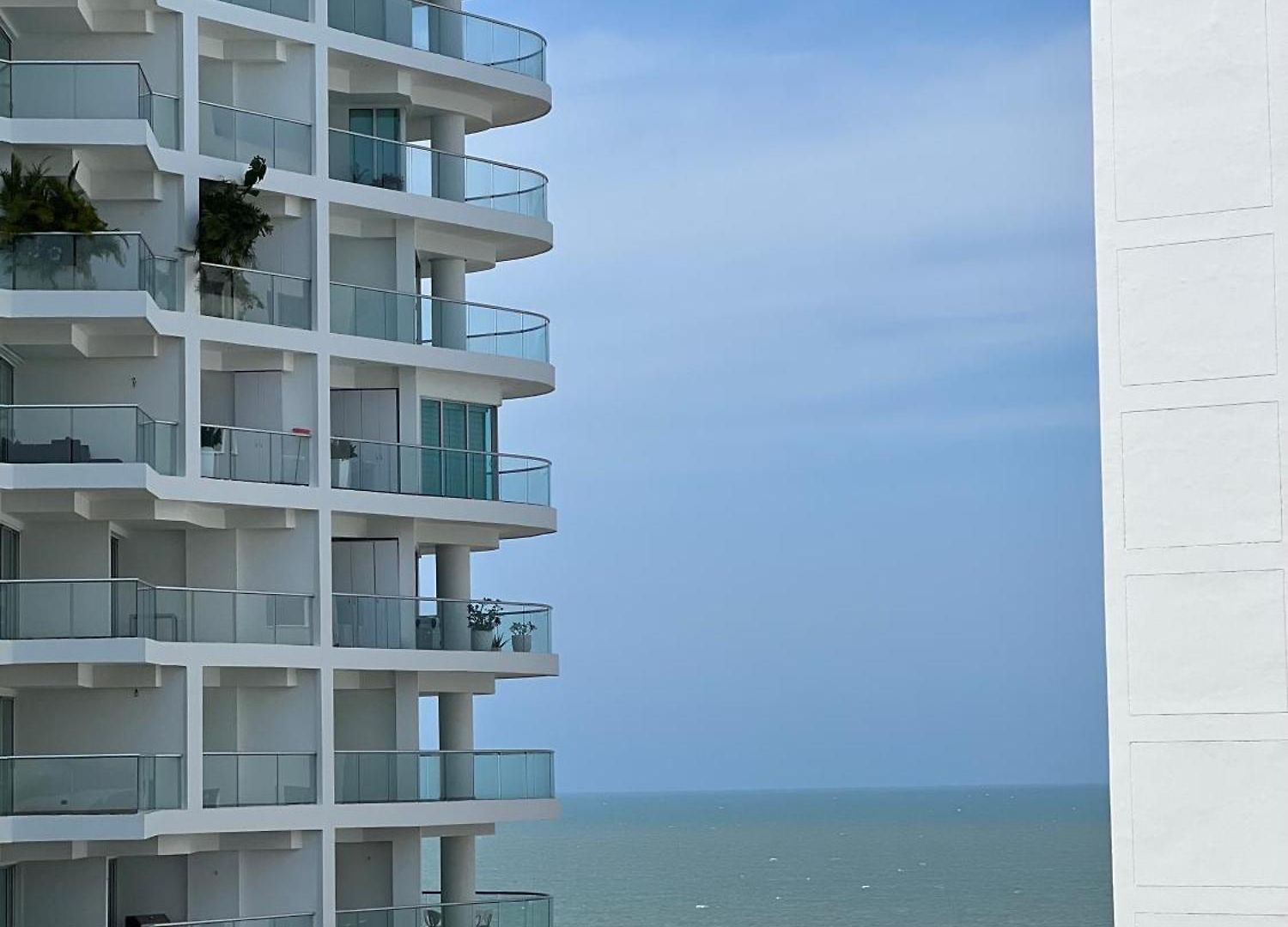 With Direct Access To The Sea In Ctg Apartamento