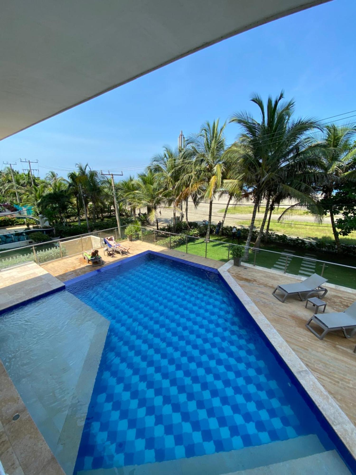 With Direct Access To The Sea In Ctg Apartamento